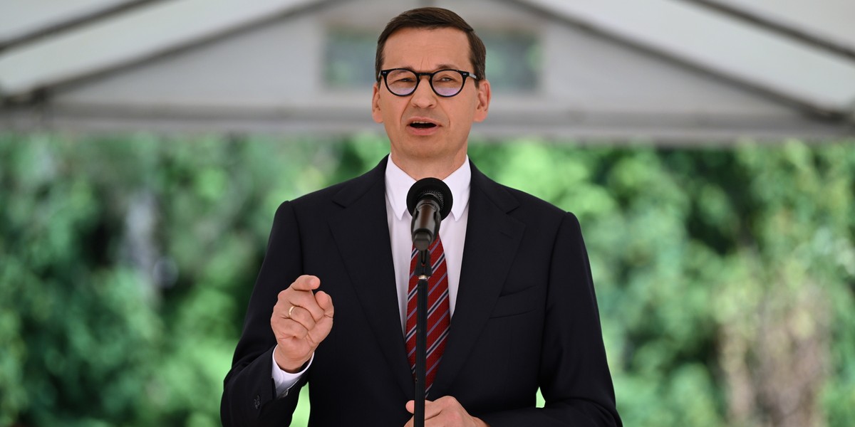 Premier Mateusz Morawiecki podczas spotkania z seniorami w Solcu nad Wisłą. 