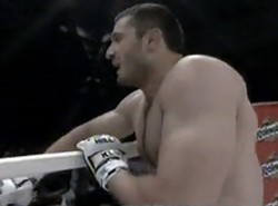 Khalidov zniszczył rywala w minutę. Wideo