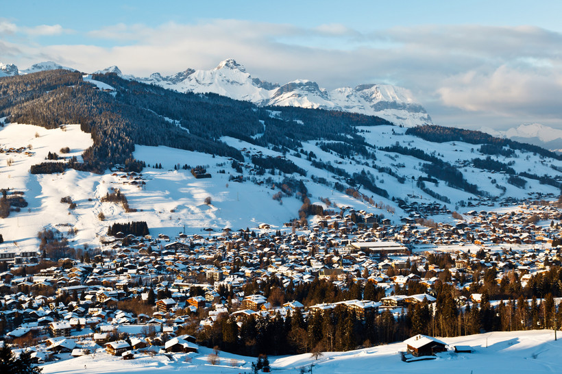 Do rezerwowania narciarskiego wyjazdu w biurach za granicą przekonuje jeszcze jedno. Gwarancja śniegu.