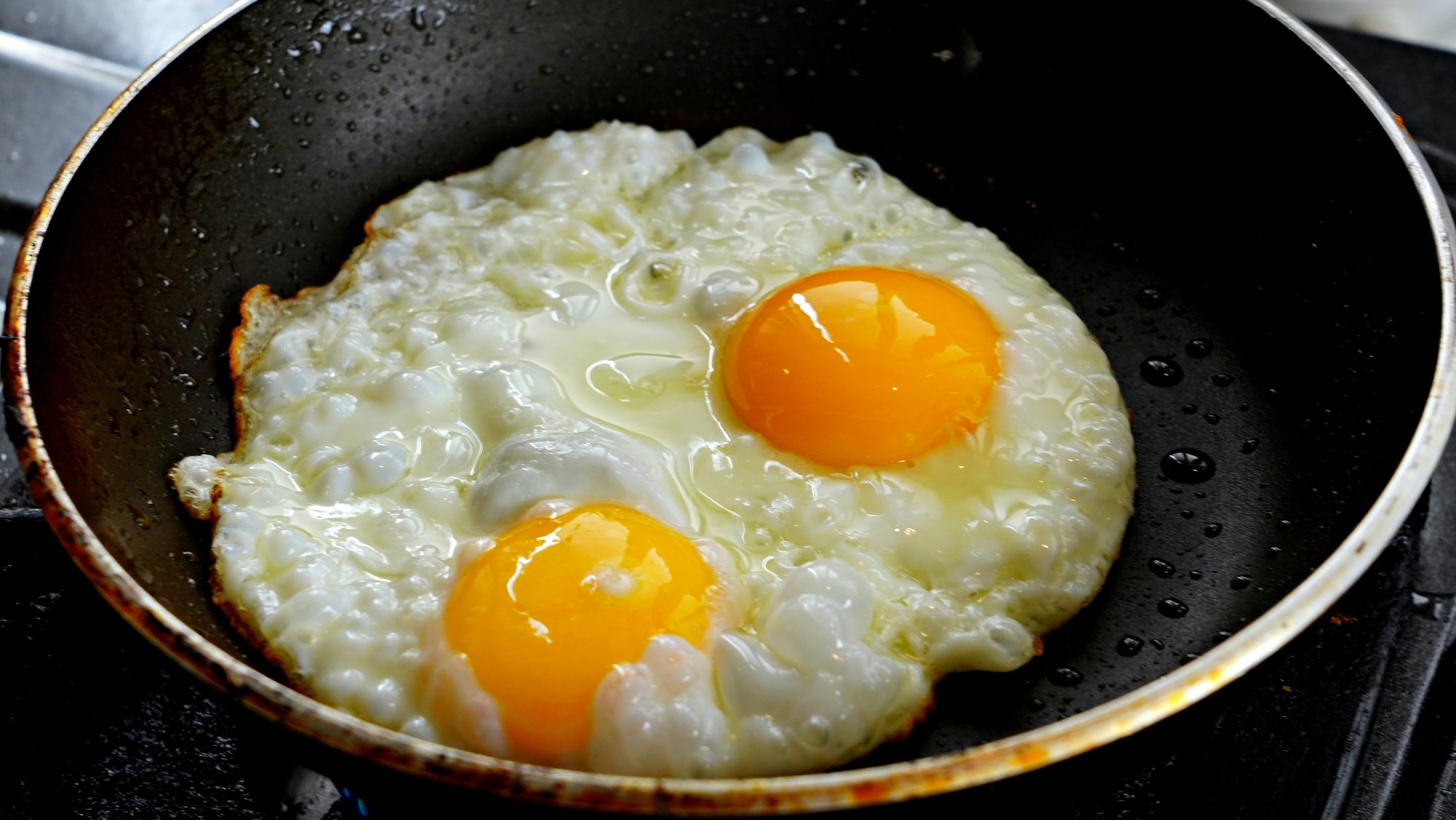 Dávajte si pozor, na akom tuku vyprážate vajíčka.