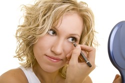 Masz dość kredki do oczu? Spróbuj arabskiego kajala. HOT trend ze Wschodu!