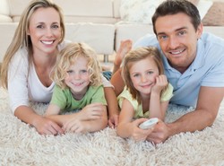 Państwo pomaga rodzinom? Nowy sondaż CBOS