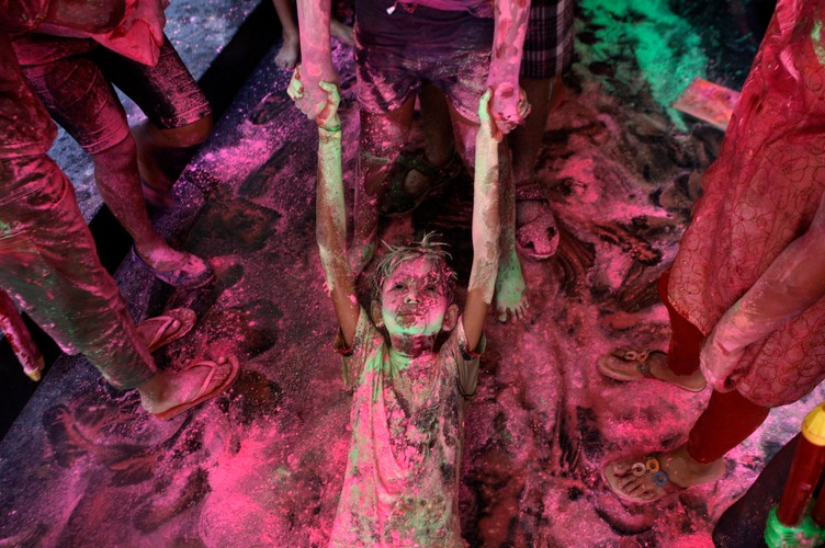 Kolorowe święto Holi w Indiach