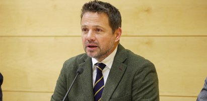 Rafał Trzaskowski zaskoczył widzów. Połączył się ze studiem z nietypowego miejsca