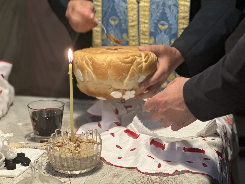 Tradicionalno sečenje slavskog kolača