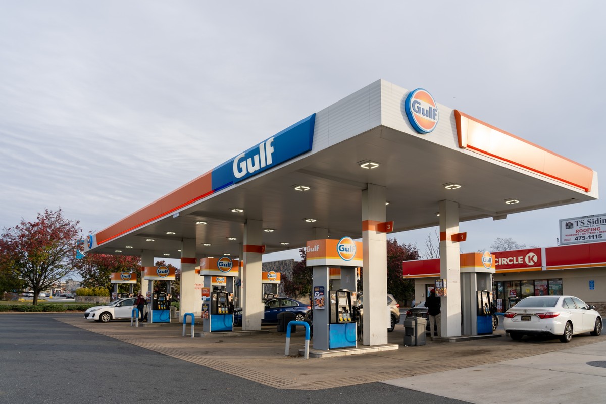 Amerykański gigant, znany z Formuły 1, wchodzi do Polski. Będzie nowa sieć stacji paliw