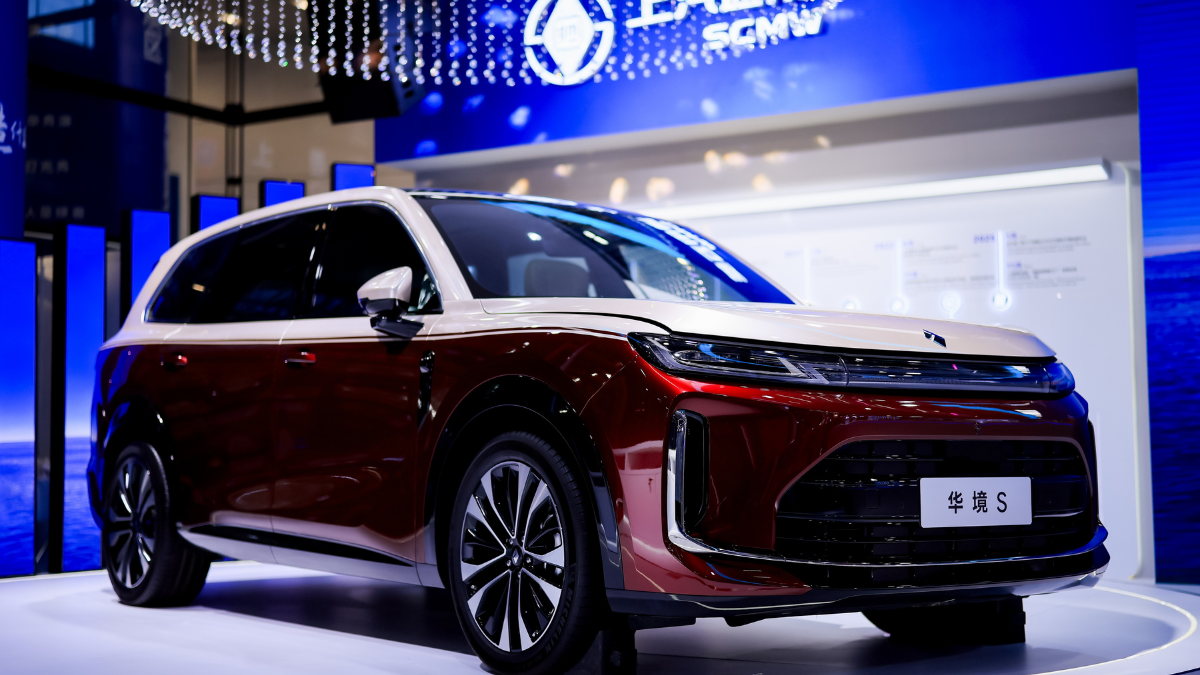 Wuling ar putea fi următorul producător chinezesc care intră în România. Cine sunt și cum arată fabrica 50% autonomă