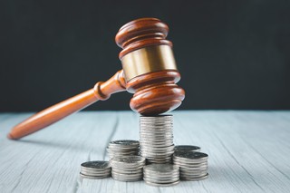 Premier zwleka z publikacją wyroku TK o wynagrodzeniach kuratorów procesowych, adwokaci apelują o jego ogłoszenie