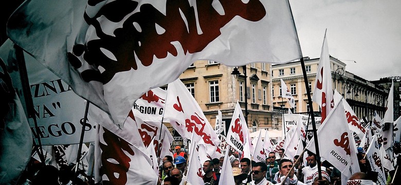 Tak związkowcy zarabiają na PKP
