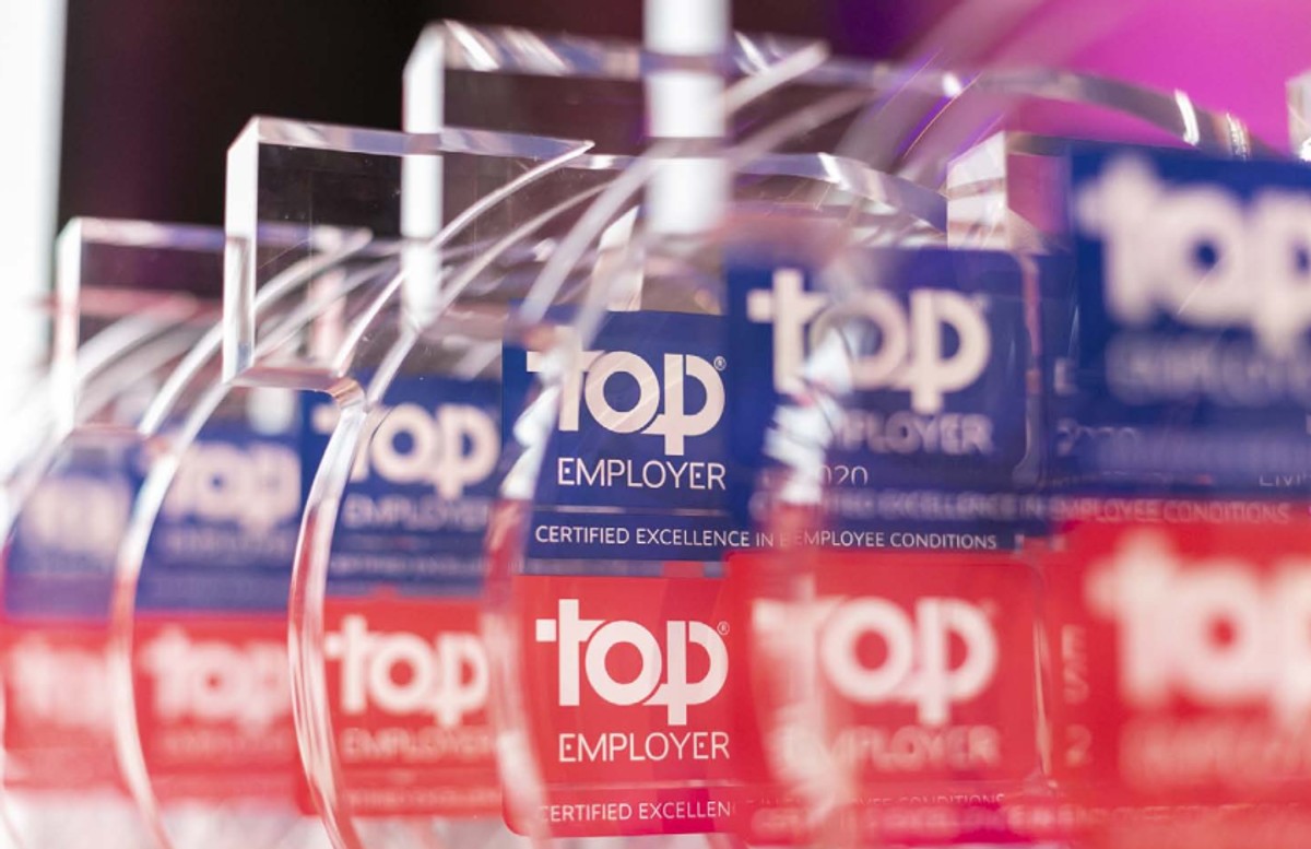 Co daje certyfikat  Top Employers?