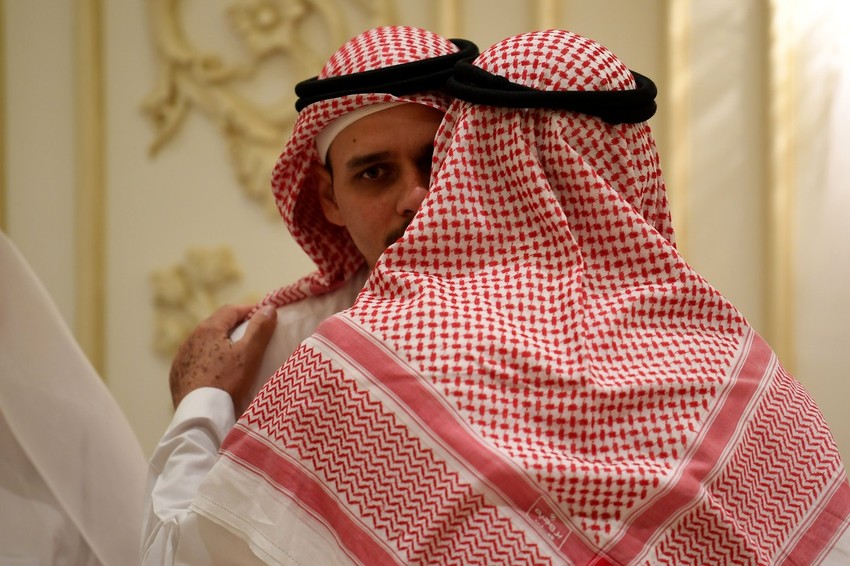 Salah Kašogi prima saučešće zvaničnika u Džedi novembra 2018.