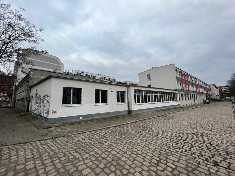 Szkoła przy ul Składowej po przebudowie zyska nowe sale