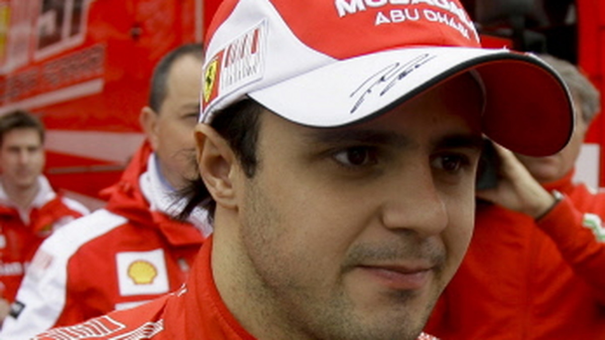 Według informacji fińskiego "Turun Sanomat" Felipe Massa negocjuje nowy kontrakt z zespołem Ferrari, prowadząc jednocześnie rozmowy z jednym z pozostałych zespołów F1, którym miałby być Renault F1 Racing.