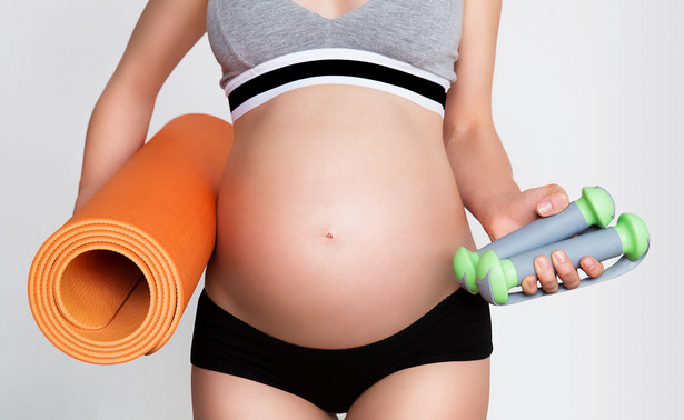 Przyszła mama na siłowni. Jak być fit w czasie ciąży?