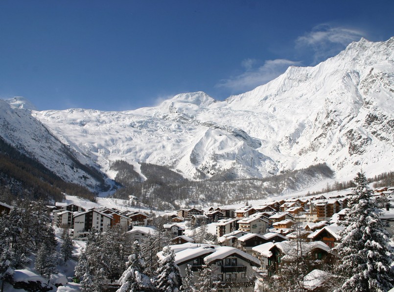 Saas Fee - kurort w dolinie słońca