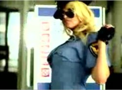 Zbyt seksowny spot z Pamelą Anderson?