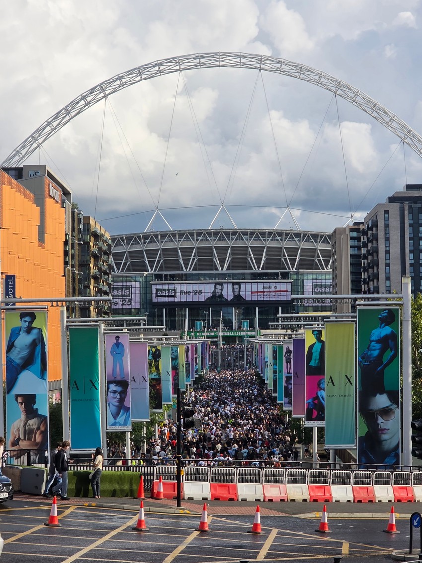 Prilazak Vembliju pred početak koncerta