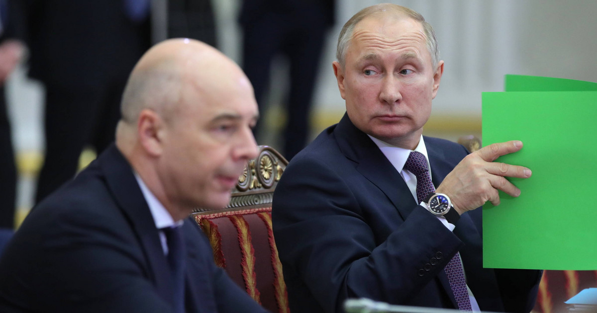 Experto político ruso: el Kremlin planea «reclutar» dinero de las cuentas de los ciudadanos
