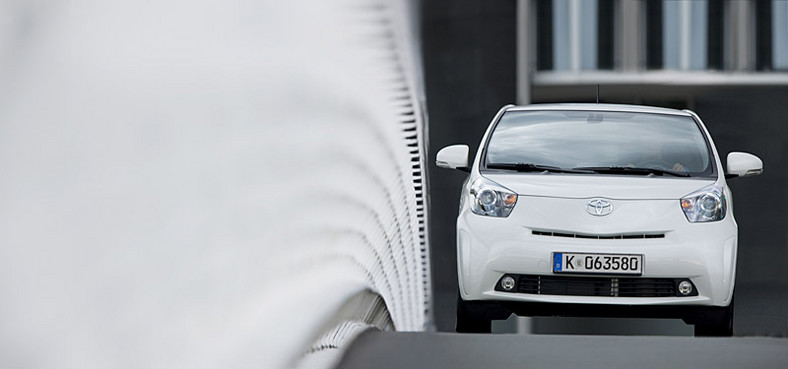 Toyota iQ: sześć nowinek technicznych zwiększających kabinę pasażerską