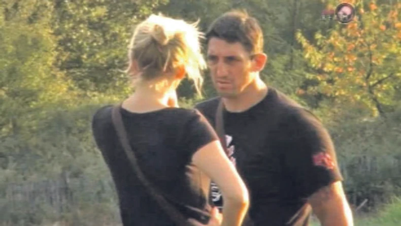 Činjenica da mu je Jasmina Goluboviću bar 20 puta oprala noge, da je istrpela uvrede i da nad njim bdi dok je i sa drugim ženama, govori koliko je opsednuta