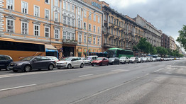 Megbénult az Astoria környéke: órási dugó alakult ki Budapest belvárosában – fotó
