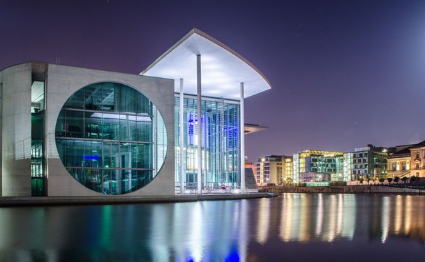 Bundestag nocą