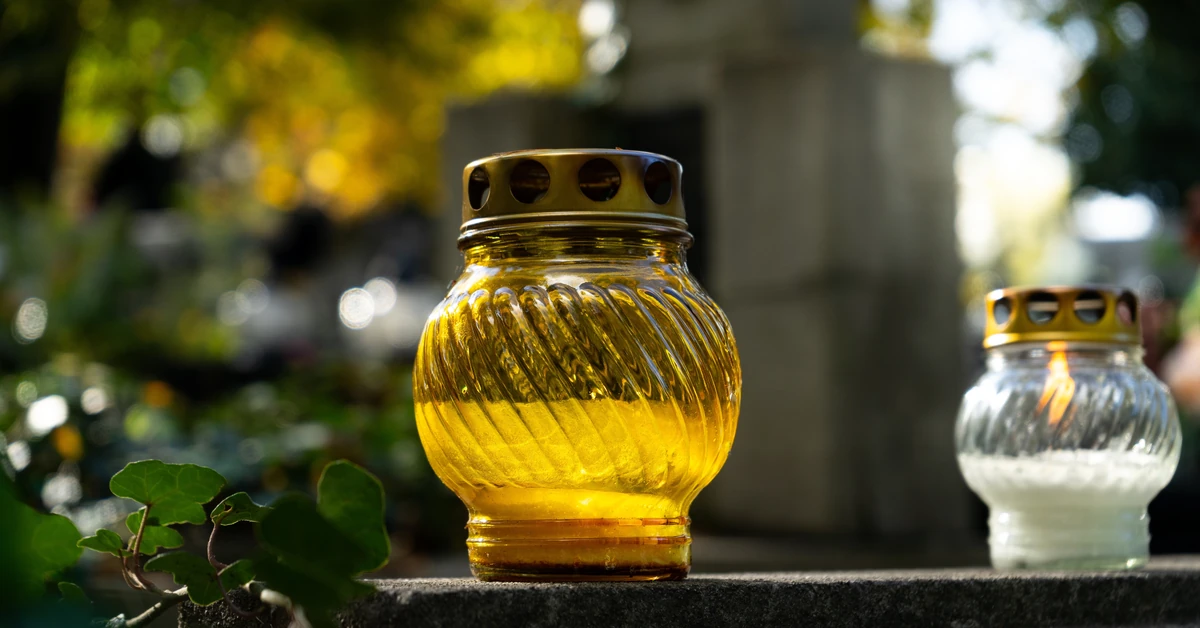 Co zrobić by znicz palił się dłużej? Patent znany tylko nielicznym