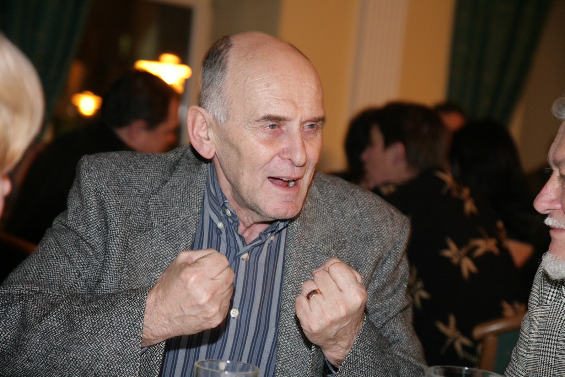 Václav Mareš si vo filme Byl jednou jeden polda 2 zahral ministra vnútra.