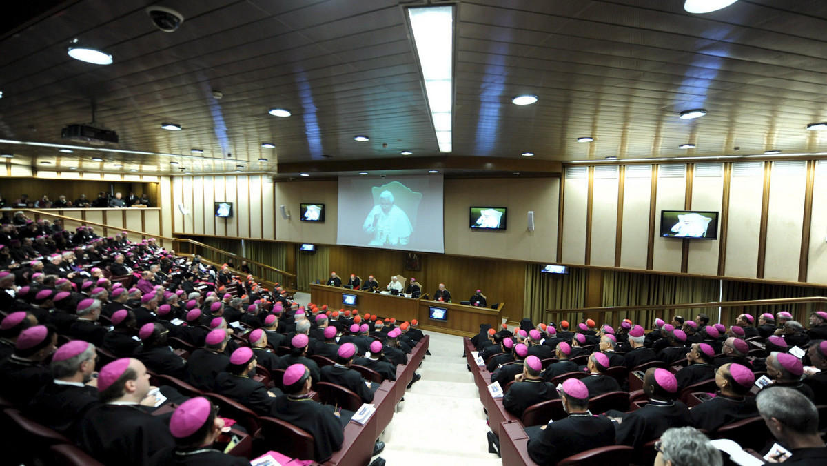 Na trwającym w Watykanie Synodzie Biskupów dla Bliskiego Wschodu wyrażono solidarność z Palestyńczykami. Fragment dokumentu w tej sprawie odczytany został w obecności papieża Benedykta XVI.