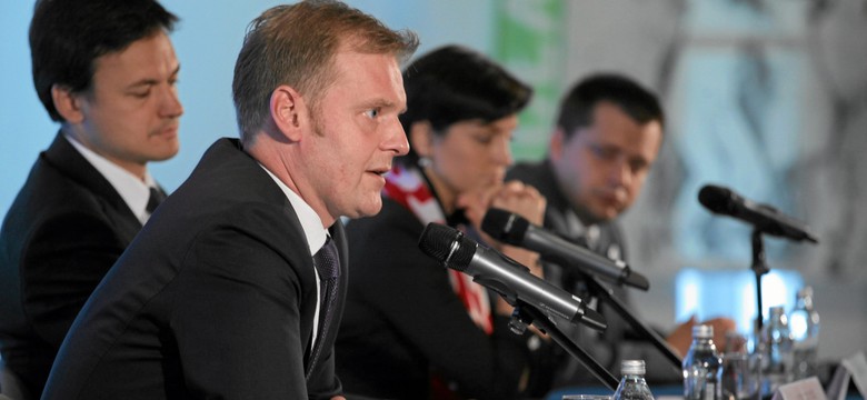Milionowe premie dla prezesów eurospółki! Mają też nowe kontrakty