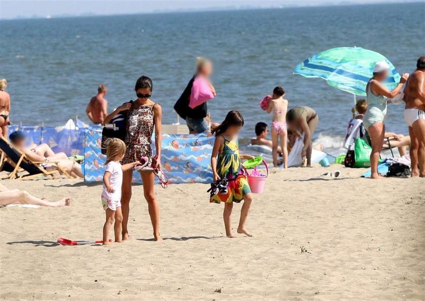 Dubieniecki z Kaczyńską na plaży. Walczy o nią?