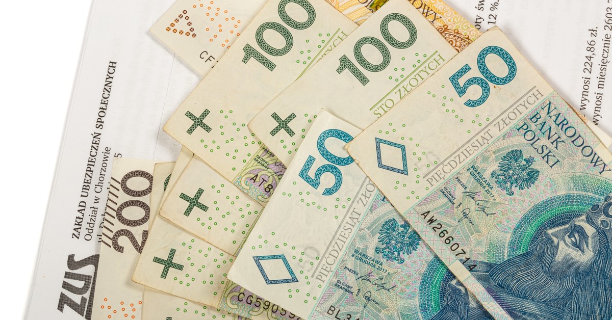 The right to a pension after working for a month? These people will be entitled to the lowest benefit, which is presently  PLN 1,878.91