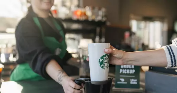 Starbucks Just Started Letting Customers Bring Their Own Reusable Cups