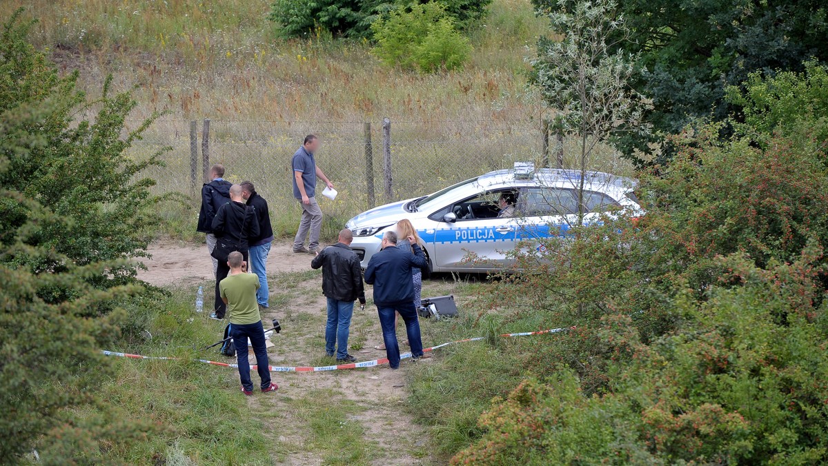 Prokuratura Okręgowa w Szczecinie wszczęła śledztwo w sprawie przekroczenia uprawnień i niedopełnienia obowiązków przez policjanta w związku z interwencją, w wyniku której od rany postrzałowej zmarł kierowca samochodu.