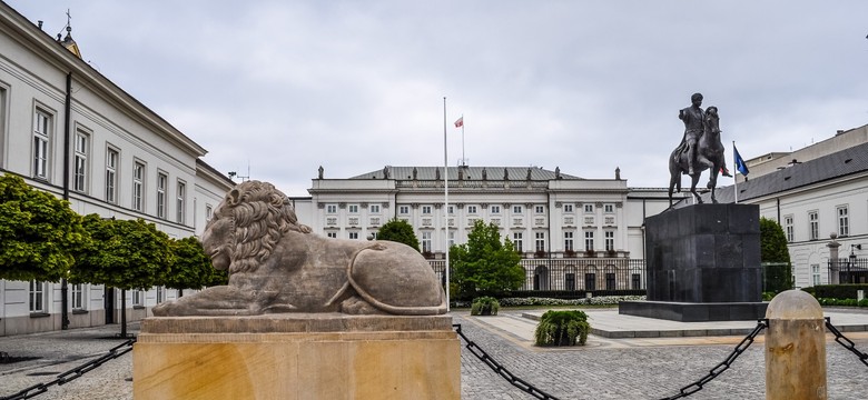 Petycje tylko listem lub przez sieć. Kancelaria Prezydenta zawiesza obsługę interesantów