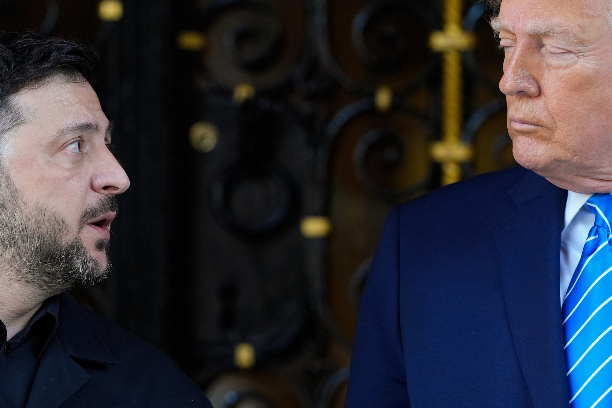 Ukrajinský prezident Volodymyr Zelenskyj počas stretnutia s americkým prezidentom Donaldom Trumpom v sídle Mar-a-Lago na Floride.