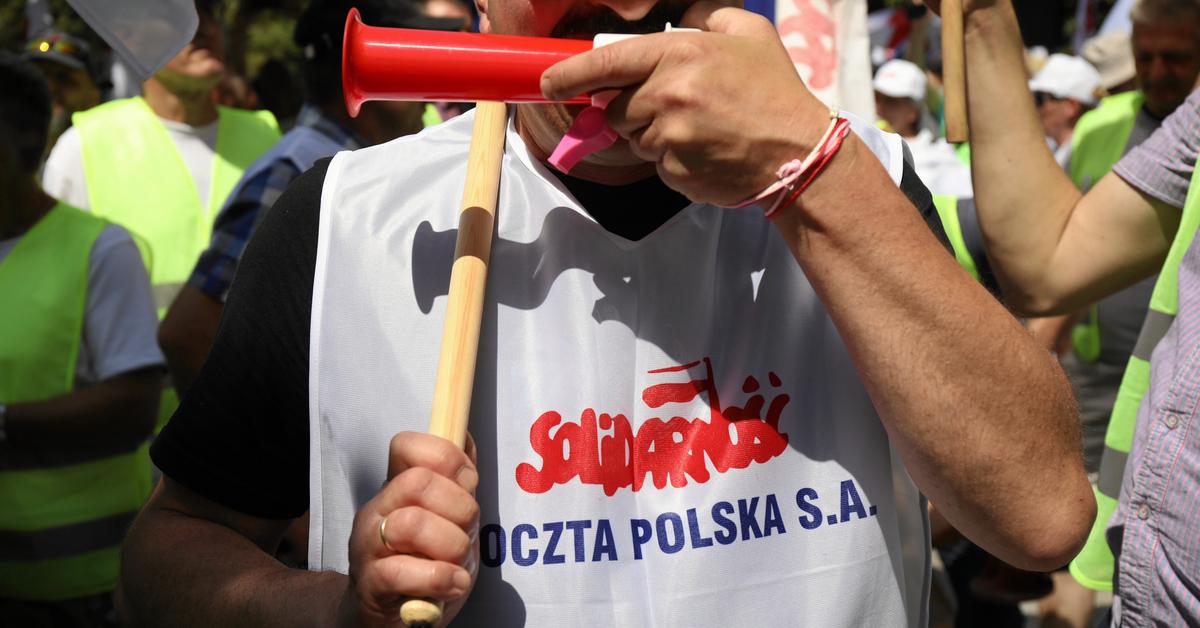  Związkowcy Poczty Polskiej: Zarząd chce zwolnić 10 tysięcy osób