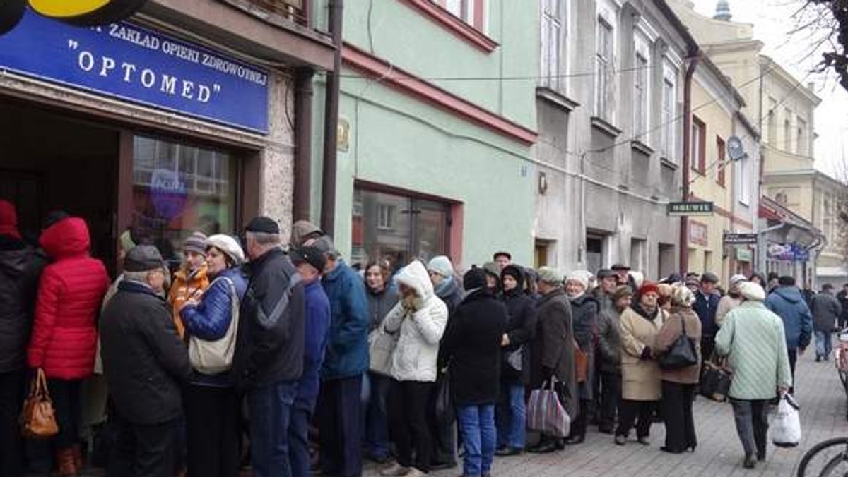 Rzecznik oddziału NFZ w Rzeszowie ocenia, że taka sytuacja nie powinna mieć miejsca. Pacjenci mogą poskarżyć się na poradnię.