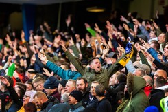 Skandaliczne sceny na ulicach Wrocławia. Kibice Betisu i Chelsea bili się przed finałem Ligi Konferencji