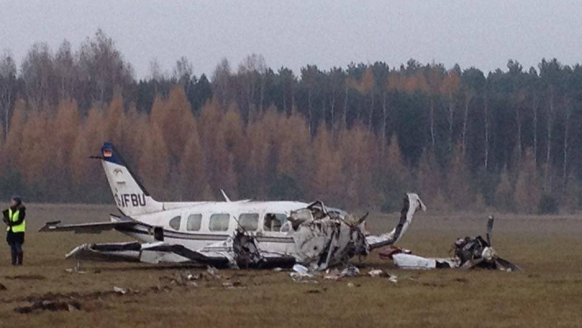 Do katastrofy sześcioosobowego samolotu na lotnisku pod Zieloną Górą doszło zaraz po starcie. W awionetce znajdował się jedynie pilot, który nie przeżył wypadku.