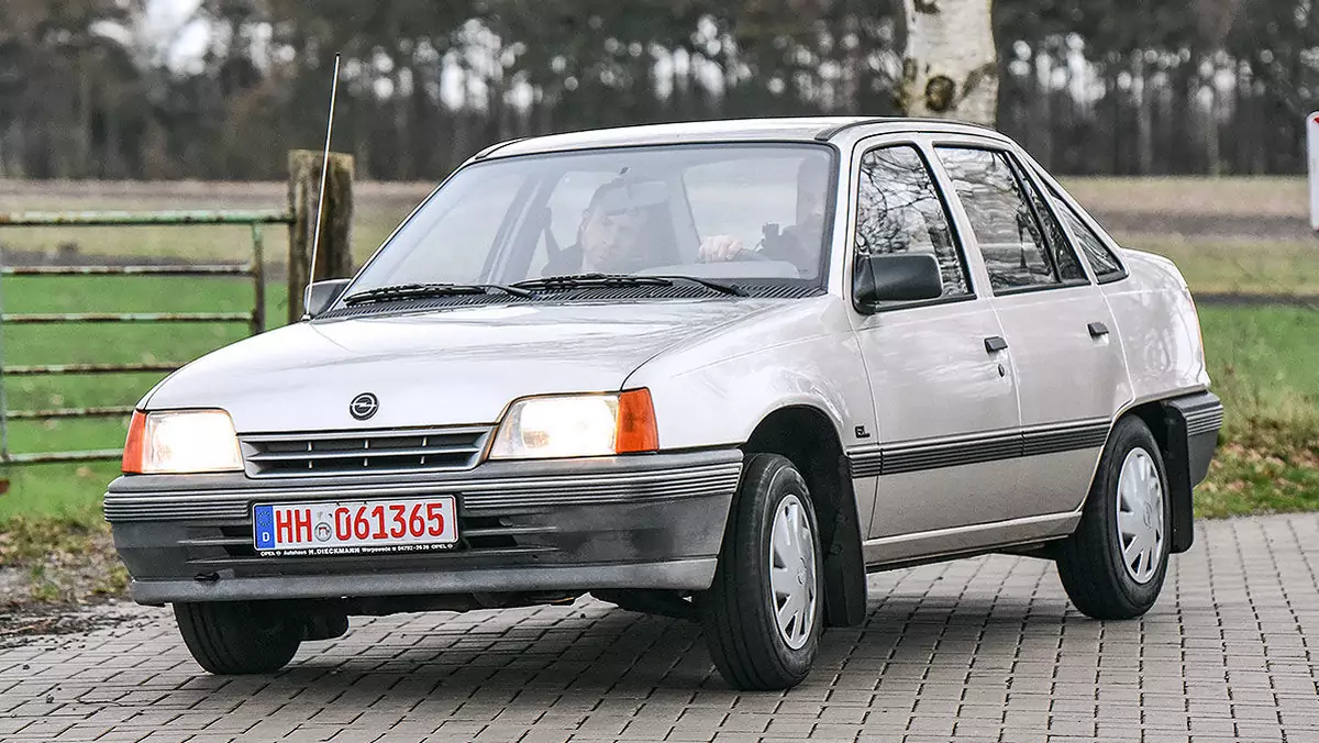 Opel Kadett E sedan za 3990 euro