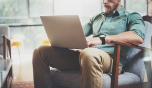 Muškarci treba da izbegavaju držanje laptopa u krilu