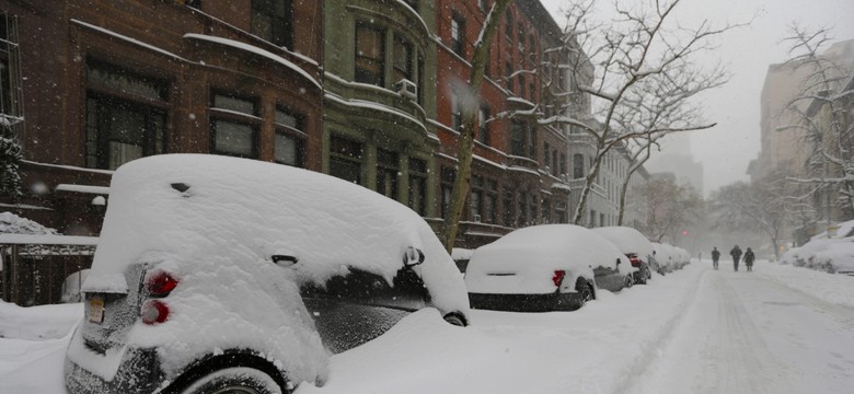 Śnieżyce w USA spowodowały śmierć 18 osób. Nowy Jork i Waszygton sparaliżowane [ZDJĘCIA]