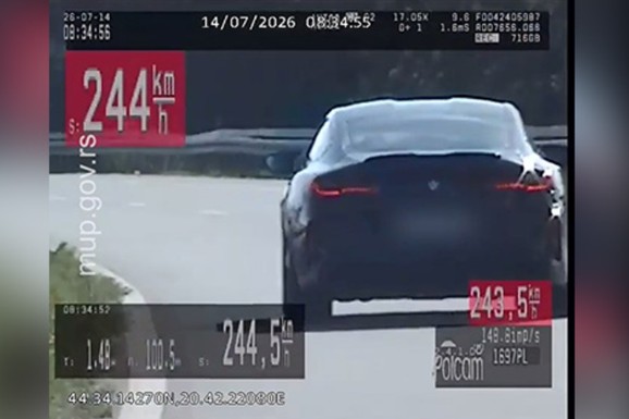(VIDEO) BMW-OM DIVLJAO SKORO 250 NA SAT! Uhapšen bahati vozač kod Malog Požarevca: Vozio preko 100 km/h više od dozvoljene brzine!