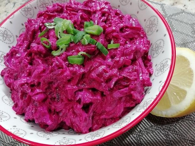 Cviklový veľkonočný šalát.