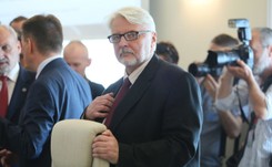 Waszczykowski: Macron odwiedza kraje, z którymi miał mniej liczne kontakty niż z Polską