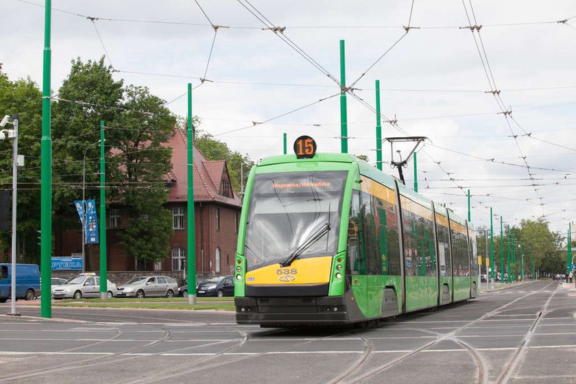 Tramwaj na rondzie Jeziorańskiego