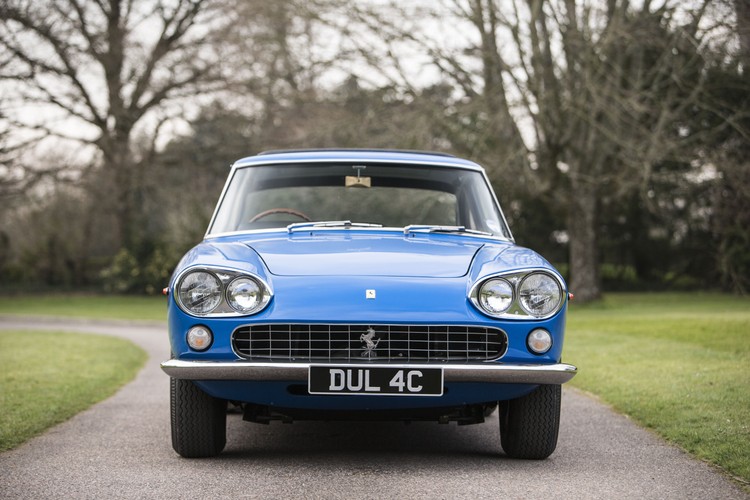 Pierwszy samochód Johna Lennona - ferrari 330GT