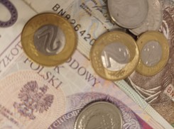 Emerytura z marcową podwyżką już na koncie lub w portfelu, ale czy ZUS dobrze ją wyliczył