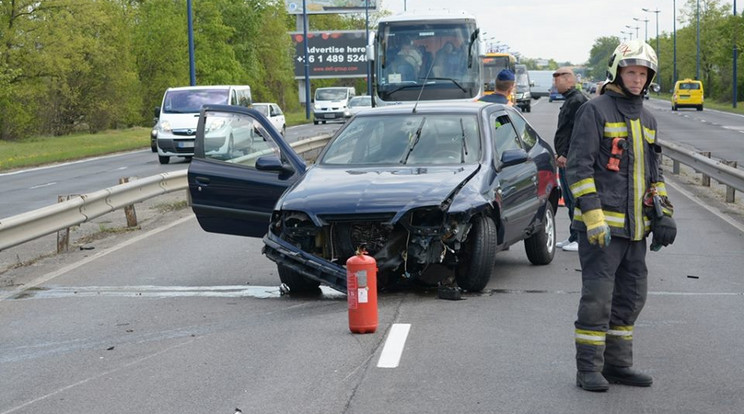 Rommá törtek a kocsik / Fotó: Fővárosi Katasztrófavédelmi Igazgatóság, Szabadi Bálint tűzoltó zászlós